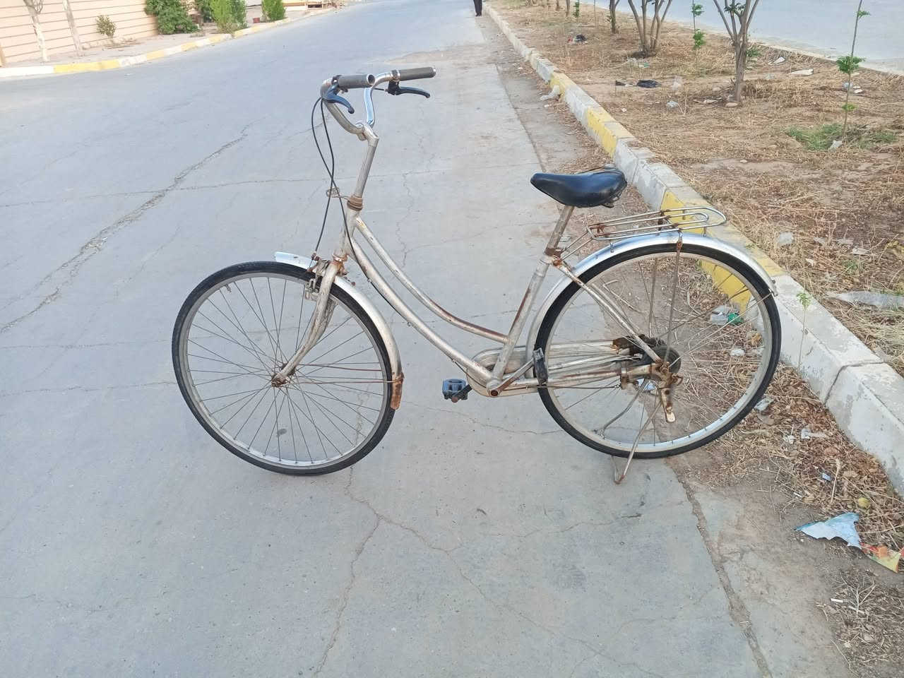 السلام عليكم للبيع باسكيل حجم 27 السعر 40 بي مجال قليل استفسار على هاي رقم {{ *********** }}
