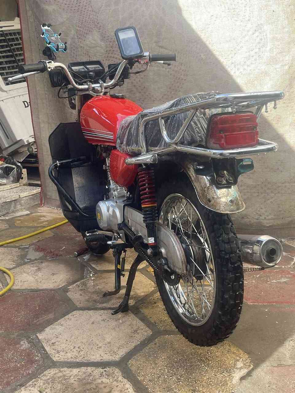 اربعه كير للبيع سنويه ب اسم اخوي مداور شوكت ميعجبك 2020 بيها فطر بل شاصي و ملحوم اغلب غراضها 2025 بس الدراجه هاملها بيها زنون بيض رايدها ب 800 وبيها مجال 
رقمي *********** 
بي واتساب
نجف
