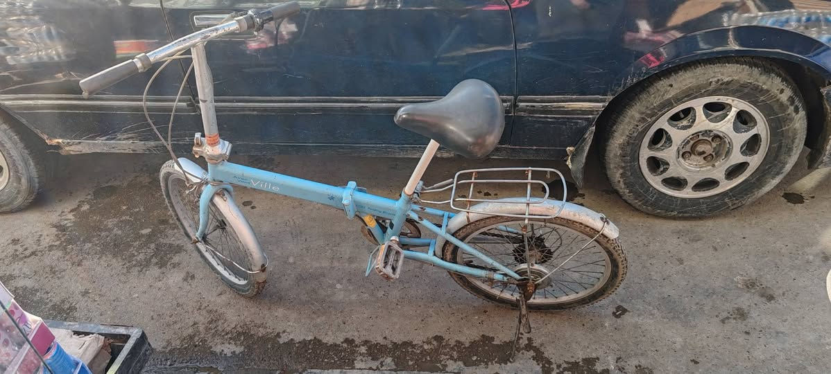 السلام عليكم متاح بايسكل مال باله ليريده يتصل ***********
