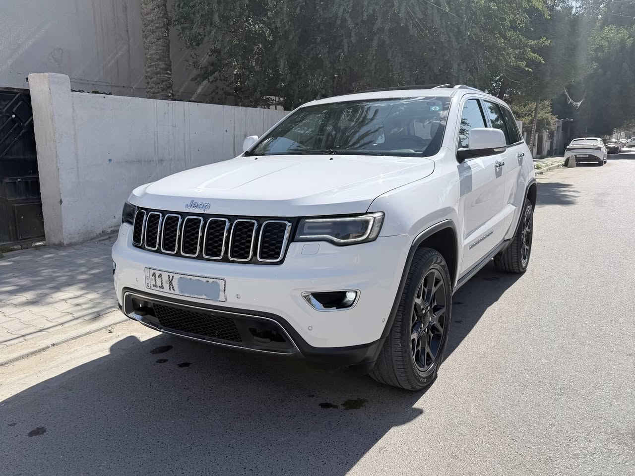 جيب كراند شيروكي
لمتد خليجي 2021 
هارلم ماشية 46 الف 
محرك 6 سلندر 3600
السيارة جديده بحاله الوكالة 
صدر امامي خلفي جديد 
صيانه ودهن بالوكالة
بيهه شخط بالجاملغ الامامي الايمن ونصبغ
رقم بغداد باسمي 
فول مواصفات : بانوراما - بصمة
شاشه جبيرة كشنات جلد حار بارد 
ماوس فور ويل ووضعيات قيادة
رايدهة ب28,200$ 
مكاني بغداد
***********
