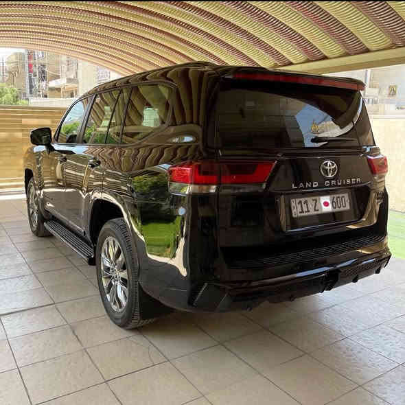 لاندكروز لمتد بلاك ادشن بريم
موديل 2024 زيرو ماشية 1700km كفالة عامة كامرات محيطية جنطة كهرباء فلاشات 3 شاشات طفاية 
مغلفة ppf ظمان 10 سنوات درع للجامة الامامية تغليف تغليف الزجاج عاكس للحرارة ارضيات تفصال ب300 الف السيارة جاهزة بأسمي تحويل مباشر
السعر  7شدات و80ورقة بيها مجال بسيط للشوفة
112 مليون 
 *********** Colombo
