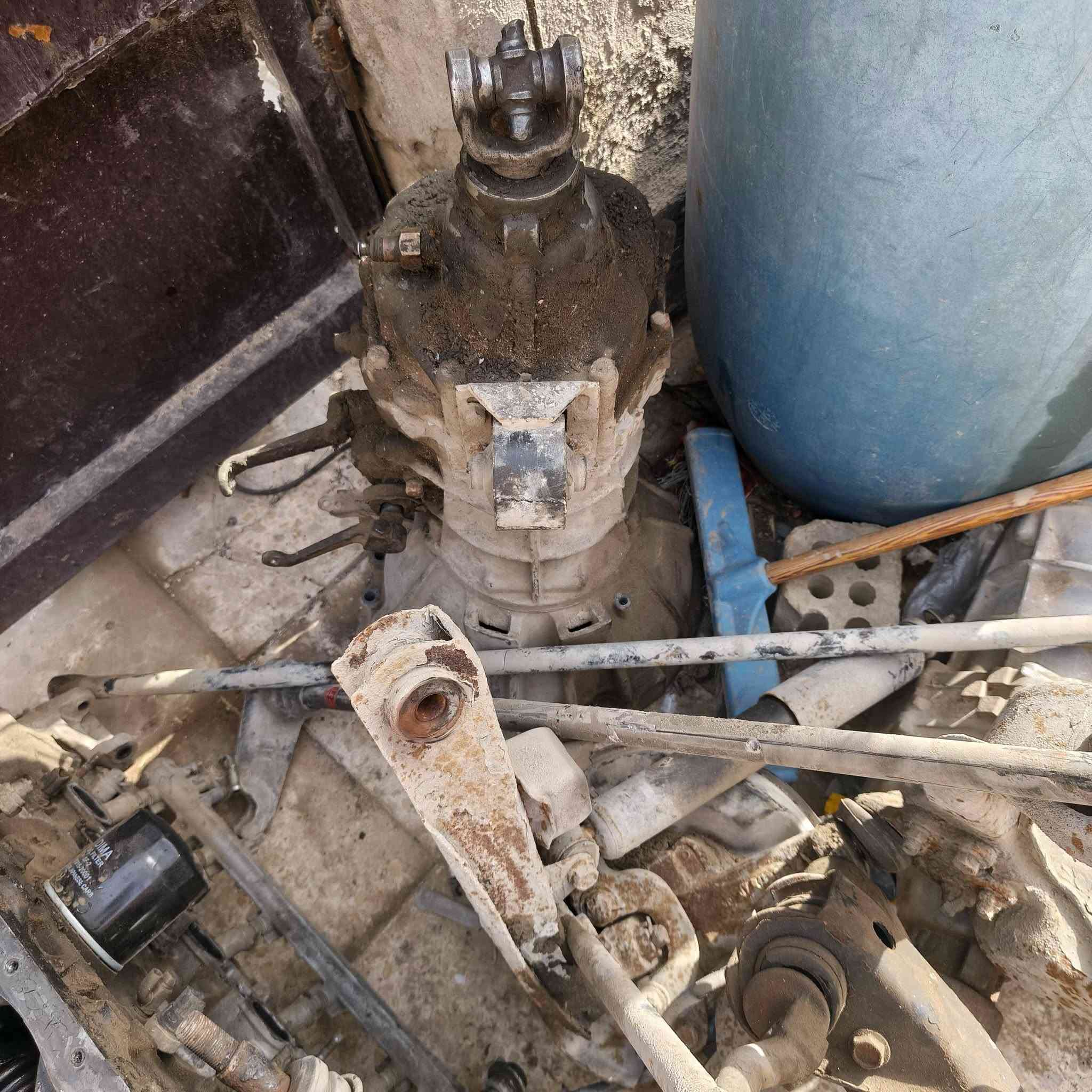 السلام عليكم شباب شنوالتحتاجوتفصيخ موجودابيعارمناسبه مكاني بلحسينيه الراشديه الشراي يتصل***********/***********
