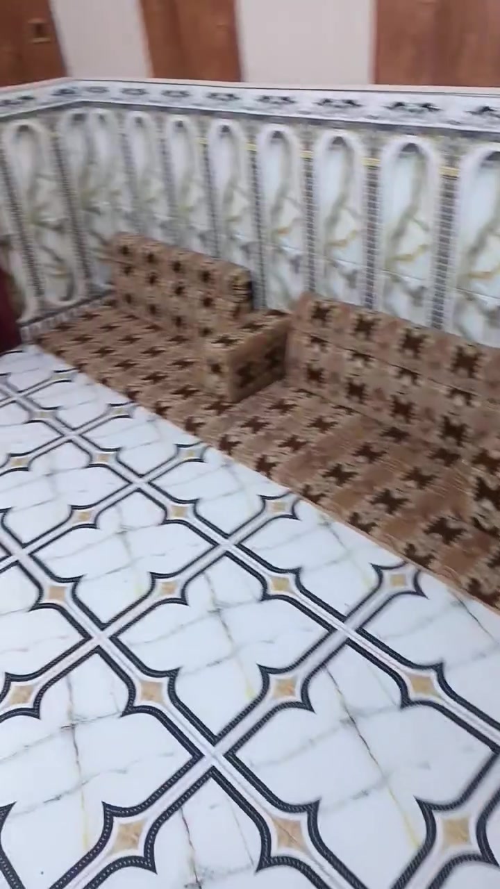 ميز طعام ويا 4 كراسي 150
ميز بلازمه 20 
ديوان 150


**إذا كنت صاحب هذا الإعلان وتريد حذفه لأي سبب، رجاءا أرسل رسالة إلى الدعم الفني**