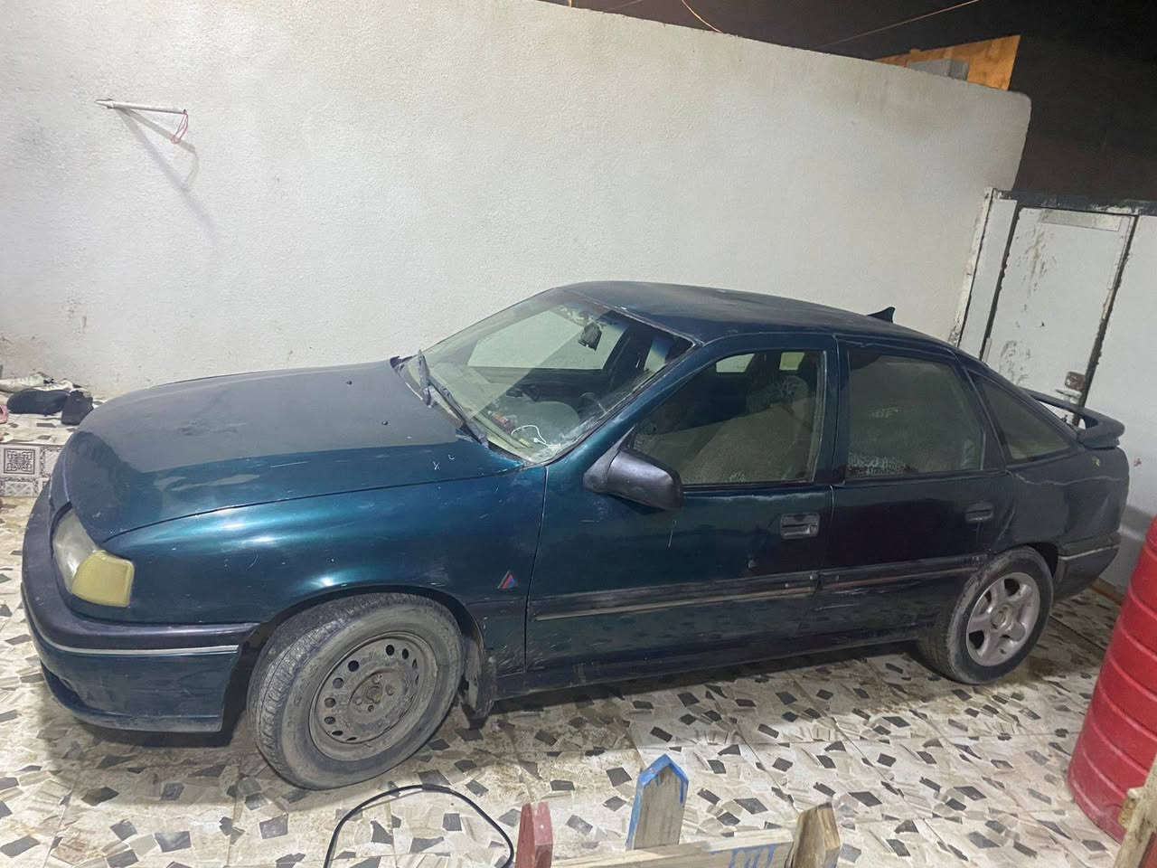 للبيع اوبل فكترا موديل 1995 سياره جاهزه وبسمي تبريد قراضه جاهزه بس عوزه ترتيب مكاني بصره كير عادي السعر 33وبيه مجال ***********
