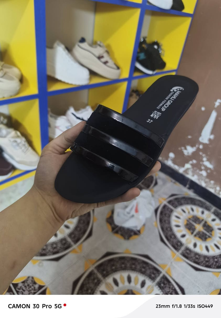 تخفيضات تخفيضات تخفيضات العيد
شحاطة نسائي خفيفه طبي

سعر قطعتين ب5000

للحجز واتساب على الرقم
***********
او خاص
