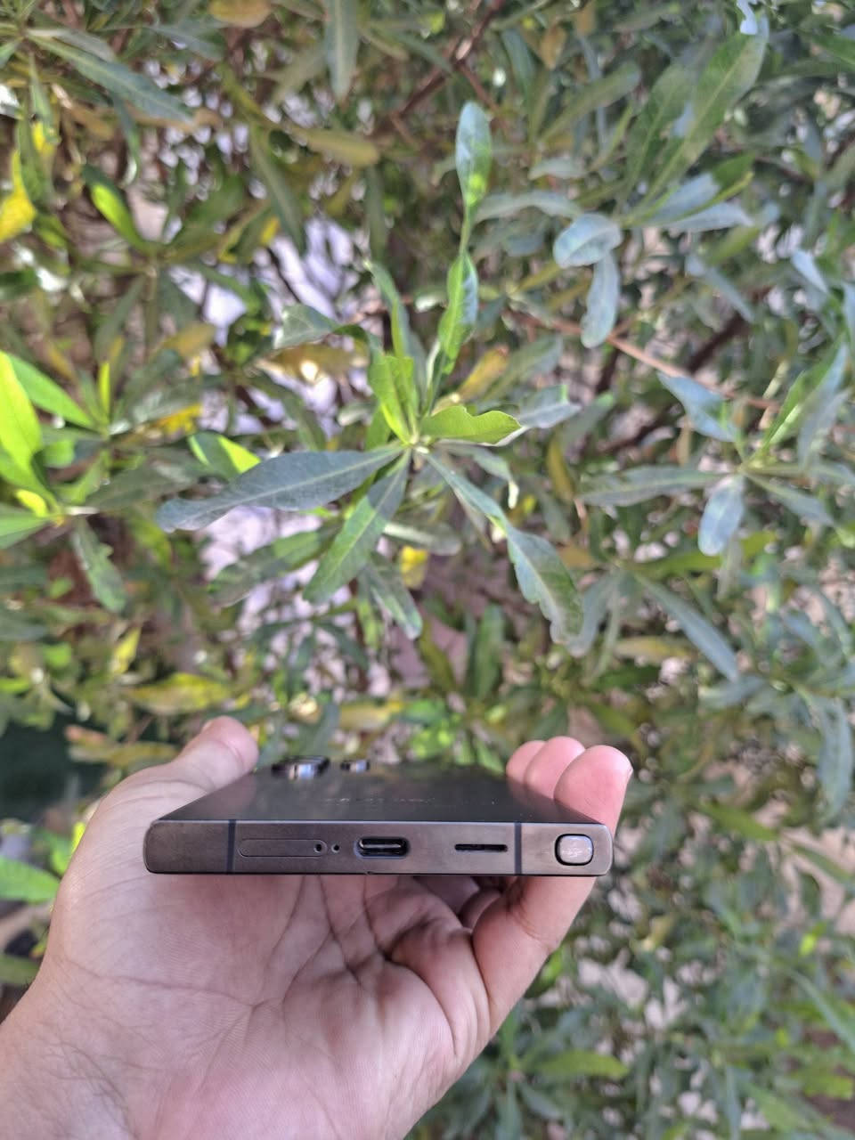 سلام عليكم
عندي Galaxy S24 Ultra أخو الجديد، الجهاز غني عن التعريف، شاشة عملاقة وكاميرا خرافية وتقريب يوصل للقمر، وبطاريته وقلمه ما يحتاج أحجيلكم عنها
الوضع مال جهاز بكل أمانة وصراحة وبدون غش:
 * الظهر: الجهاز جان بي فطر بالظهر وتبدل (الظهر فقط) بظهر أصلي جديد داخل الوكالة الرسمية (يعني شغل درجة أولى ومضمون.
  الجهاز شغال 100%،  
 الملحقات: العلبة الرسمية مالته موجودة ويا الضمان (مثل ما واضحة بصورة العلبة
وياه 3 كفرات هدية ، يعني ما يحتاج تشتريله أي شي، تاخذه وتتوكل على الله فوراً.
الجهاز استخدام شخصي  ومكفول من كل النواحي غير السالفة الذكرتها إلك بكل أمانة.
*ملاحظة: الشراي يراسل خاص  وبيه الخير والبرك


**إذا كنت صاحب هذا الإعلان وتريد حذفه لأي سبب، رجاءا أرسل رسالة إلى الدعم الفني**