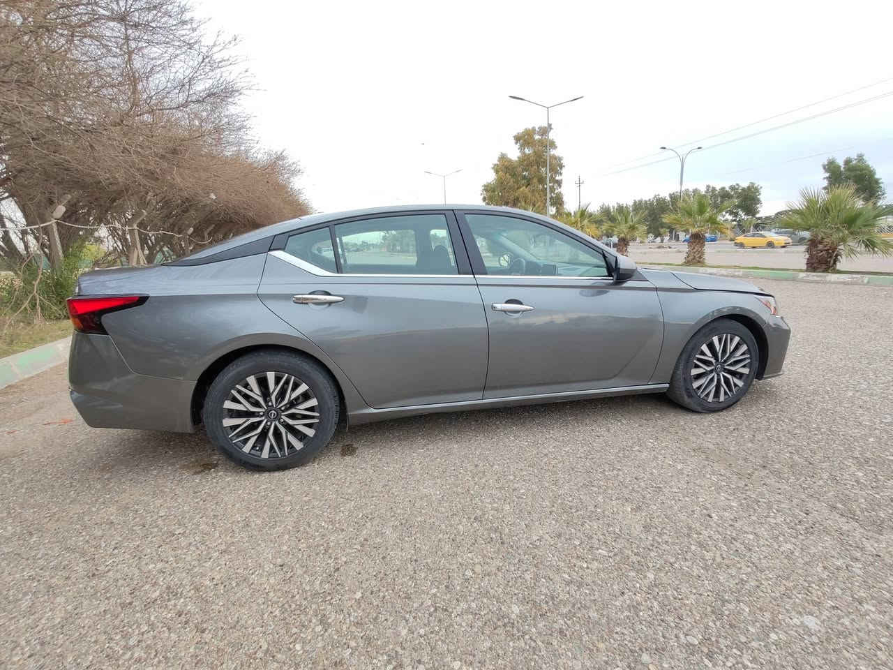 للبيع نيسان التيما 
موديل 2023
 مواصفات SV
حجم المحرك : 2.5L( 4,سلندر )
رقم سليمانيه 

📌 المواصفات:SV 
تحكم استيرن 
تشغيل بصمة 
ابوب بصمة
تشغيل عن بعد 
شاشه جبير 
كامره خلفي 
رادار امامي 
رادار جانبي 
رادار خلفي 
اناره داخلي 
 تثبيت سرعه 
لد نهاري امامي 
كشنات كهرباء
كاميرا خلفية دواره
ماشيه 37 الف مايل قابل للزياده
السيارة بدون صبغ فقط تبديل جامرلغ السكن تبديل بلادي سنونار مرفق مع منشور 
الايرباك سستم شركة

السعر 180 ورقه وبيها مجال السياره باسمي
كابون بنزين قريبآ يطلع 
مكان السيارة #كركوك 
للاستفسار 
***********
