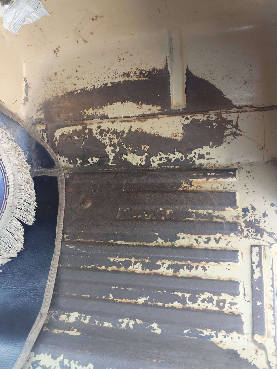 الحلال ناشف
واز 88بدون البيع 
سياره بلاديه خارج وداخل بدون صبغ
مكينه لاتنقيص ولاتبخير جديده قبل شهر شاد طابوكه حاويه جديده كير وتماتيك شاصي  جديد كله جديد  اكسن روسي 4دسكات قبل فتره حورتهن دسكات الخلفيه تخم تاير خط بيض ويل تخم روسي  جديد مصبوغ حراري جعمقه روسي  خفيفه كهربياته كله شغال  سياره مثل ماجاي شوف صوره بل منشور  ربع ماذب عليه سياره كبل الشارع  سياره مال جناي سعره 7ونص وبيه مجال الشراي شي بسيط الموشراي لايكسر بسعر مكاني واسط صويرة عله سبيس
الاستفسار ***********
