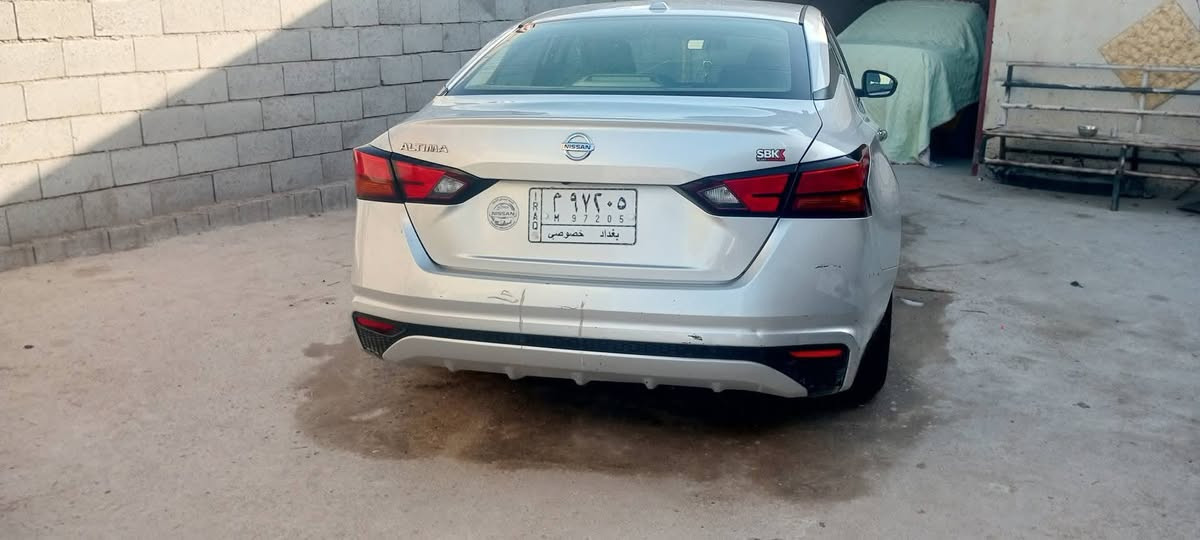نيسان التميا 2020 فئة s  وارد امريكي
محرك 2500 
مواصفاتها معروفة
بصمة 
تحكم ستيرن
تشغيل عن بعد
شاشه 
لايت  led
كاميرا مع حساس 
رادار
وبعد بيها مواصفات خير من الله 
السعر 95 $   ، معوقين بشهر 8 هل السنة تصير حرة
بيع مستعجل وبيها مجال حك الجية 
للتواصل ***********
