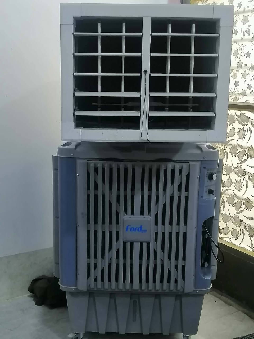 سلام عليكم
مبرده للبيع جديده مستعمه قليل 
السعر 450 بيها مجال 
***********

