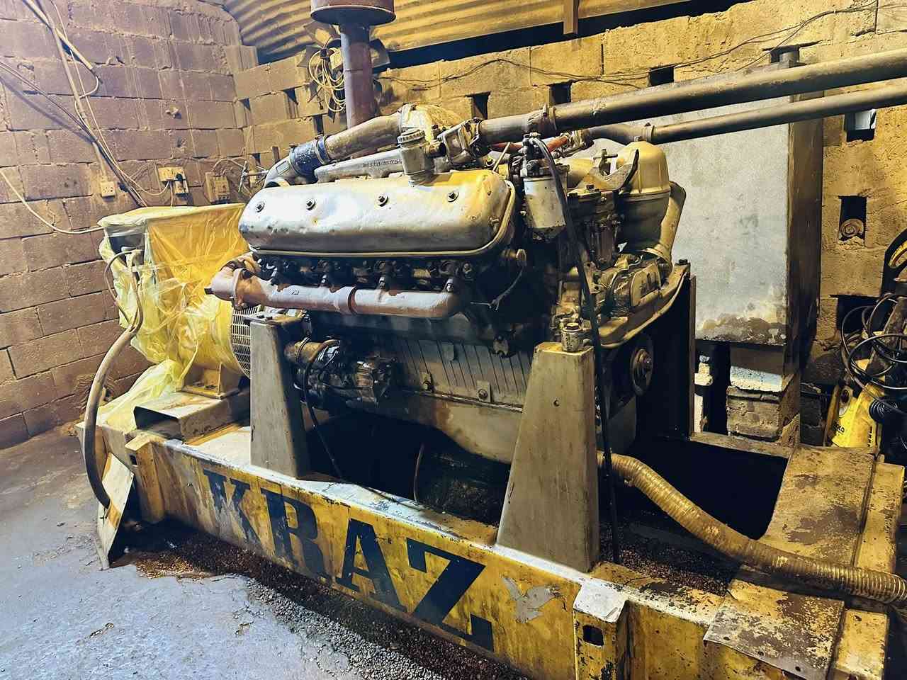 سلام عليكم مولد كراز للبيع 8 سلندر 200 كيفي استندر المولد وجديد وحديث للبيع بسبب الحمل والله مولد حلوه وجديد واستندر ومحمل عليه صيف الماضي ٦٠٠ أمبير 
سعره ب٤ ملايين و٧٠٠ وبي مجال 
مكانه الرمادي الصوفيه البعلوان 
للاستفسار الاتصال وموجود عل خاص تواصل 
***********
***********
