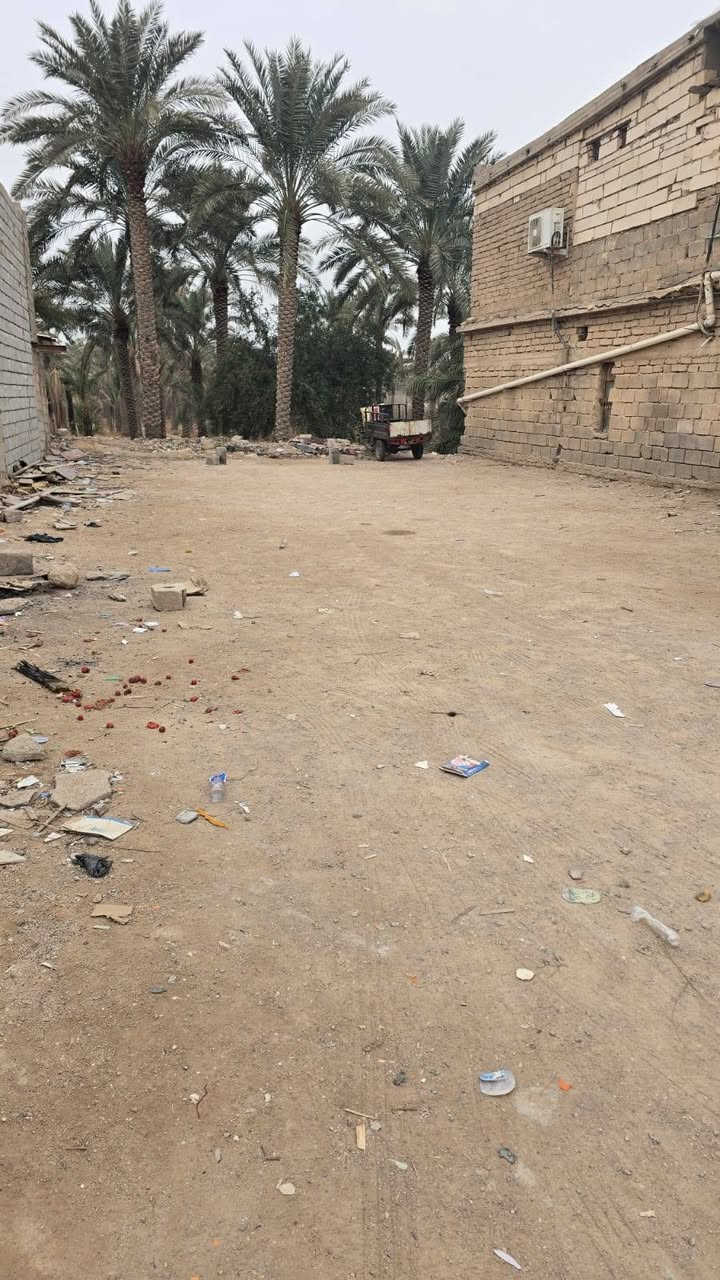 قطعه أرض للبيع مساحة 200م نوع العقار طابو مالك صرف عرصه تحويل بسمك ثاني يوم ليس زراعي  وجها 10م  ونزال 20م  عرض شارع 8متر تبليط وجميع الخدمات متوفره وبيه نخله برحيه 🌴العنوان بصره أبي الخصيب منطقه جيكور شارع الميناء جوارين ذهب ابو الخصيب القدامه سعر جدا مناسب 46مليون الاستفسار أكثر ***********
