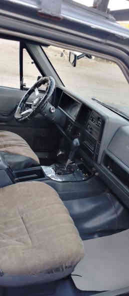 سلام عليكم سياره جيب شيروكي ماكينه ثنين ونص بطه خير من الله كير كهربائيات كلها شغاله طائرات 70 من 100 صدر 70% سياره مثل ما موجوده بالصوره موجوده رقم انبار اسمي رقم انجليزي متواجده السياره بغداد النهروان رقم الهاتف.   ‎0773 374 0427.    سعر 40 وبها مجال
