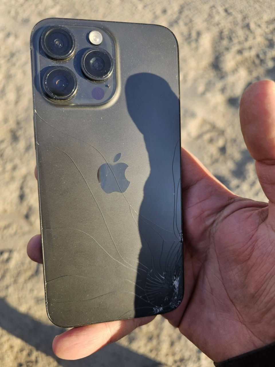 ايفون 15برو ماكس ذاكرة256 بطارية79 وتر بروف ممفتوح نهائياً
مكسورة ضهرة وشاشة بيها شخوط بسيطة ممأثرات نهائيا 
كلة شغال ومكفول من العطل ب790الف بي مجال بسيط كلش
مكاني بغدادجديدة ماعندي توصيل  شراي خاص  رجاءا لاتطي سعر تعال خاص واني بالخدمة المايعرف بسعرة لايعلق


**إذا كنت صاحب هذا الإعلان وتريد حذفه لأي سبب، رجاءا أرسل رسالة إلى الدعم الفني**