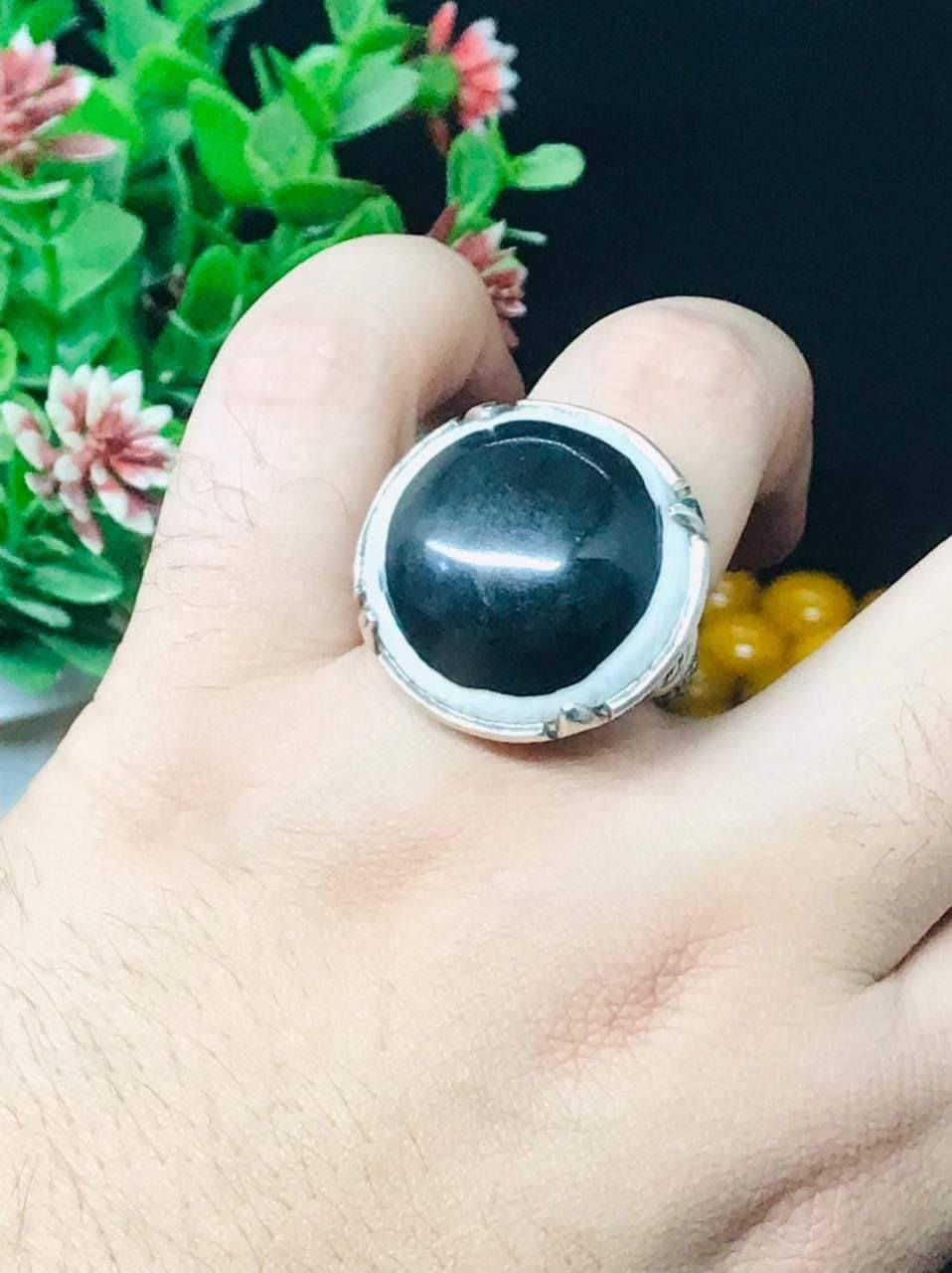 لمن تكَول تحفة شاهدك معاك 
أحبتي 🌹
١- جزع يماني بقري  عين فحم اسود طبيعي 💯💯
٢- صياغة يدوي اكرر يدوي بالكامل للفنان فارس الصائغ 
٣- قياس الخاتم ٢٥-٢٦ 
السعر ٢٣٥ الف شامل التوصيل


**إذا كنت صاحب هذا الإعلان وتريد حذفه لأي سبب، رجاءا أرسل رسالة إلى الدعم الفني**