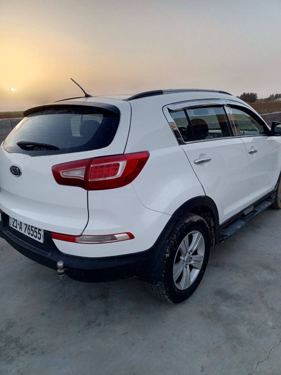 السلام عليكم سبورتج للبيع 2011 خليجي فول مواصفات بانوراما رقم سليمانيه جديد بسمي تحويل ثاني يوم مكينه 2000 دوش بيها رشات صبغ شواصي مكفوله سياره جديده ونضيفه وحلوه مكان كوت ***********.السعر 103 ///
