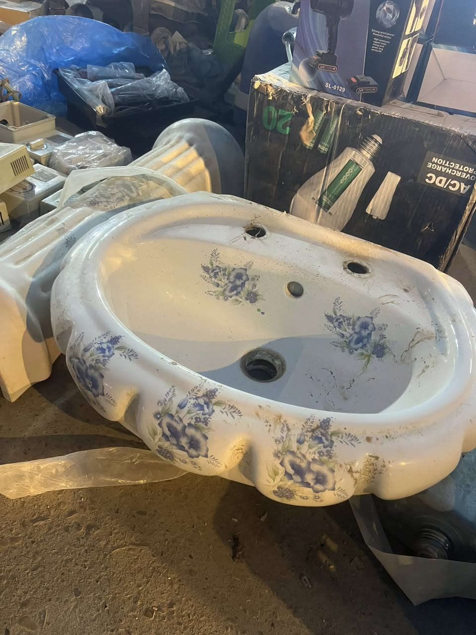 غراض للبيع كلمن وسعره ***********
