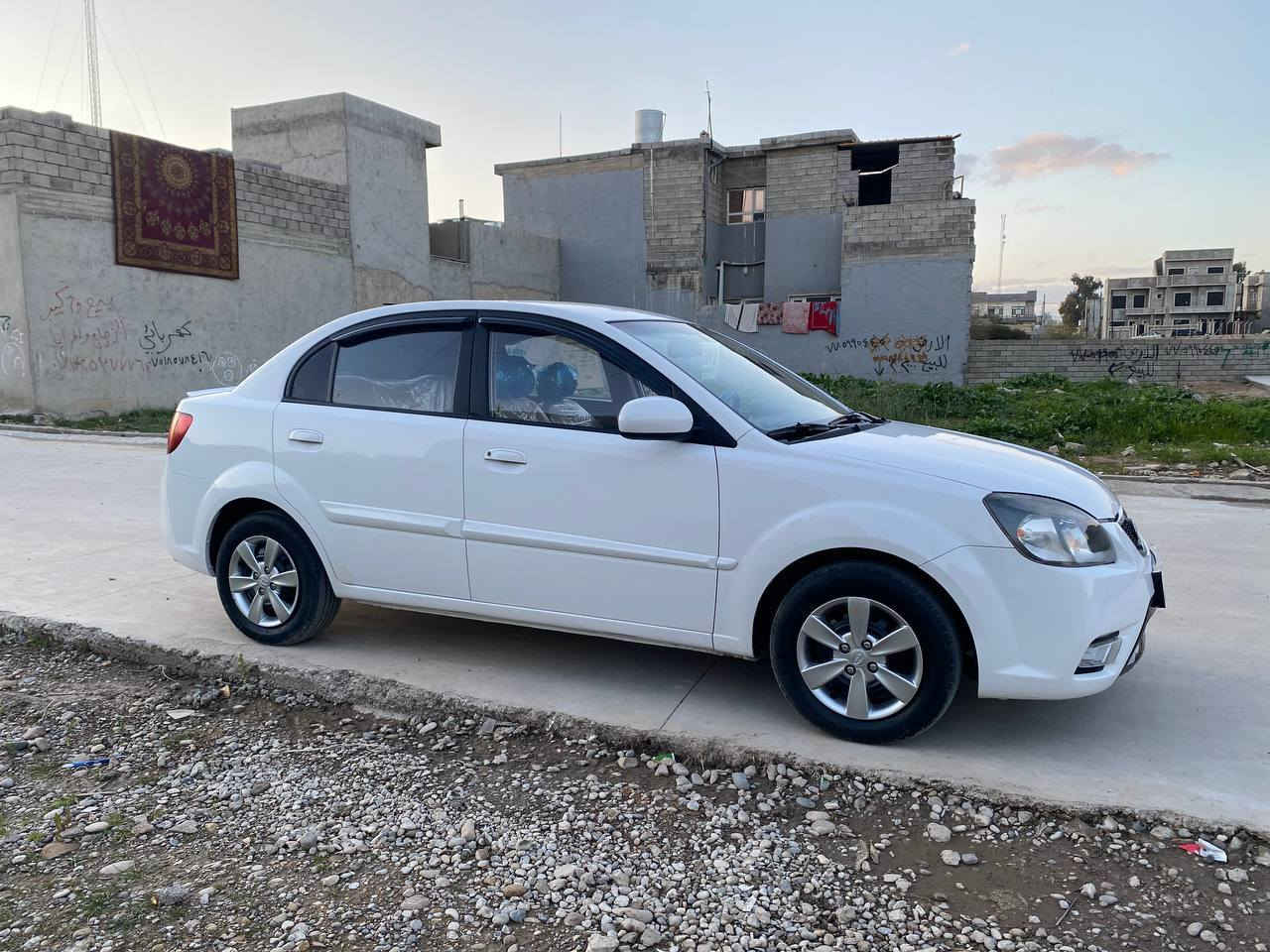 گيه ريو 2012
بدون ضرر بدون صبغ 
محرك 16مجول شرط
تبريد تدفئه شرط
السياره حلوه ونظيفه احلئ من الصور 
شرط التحويل 
السنويه ما ساقطه 
السعر 108بيها مجال بسيط 

***********
