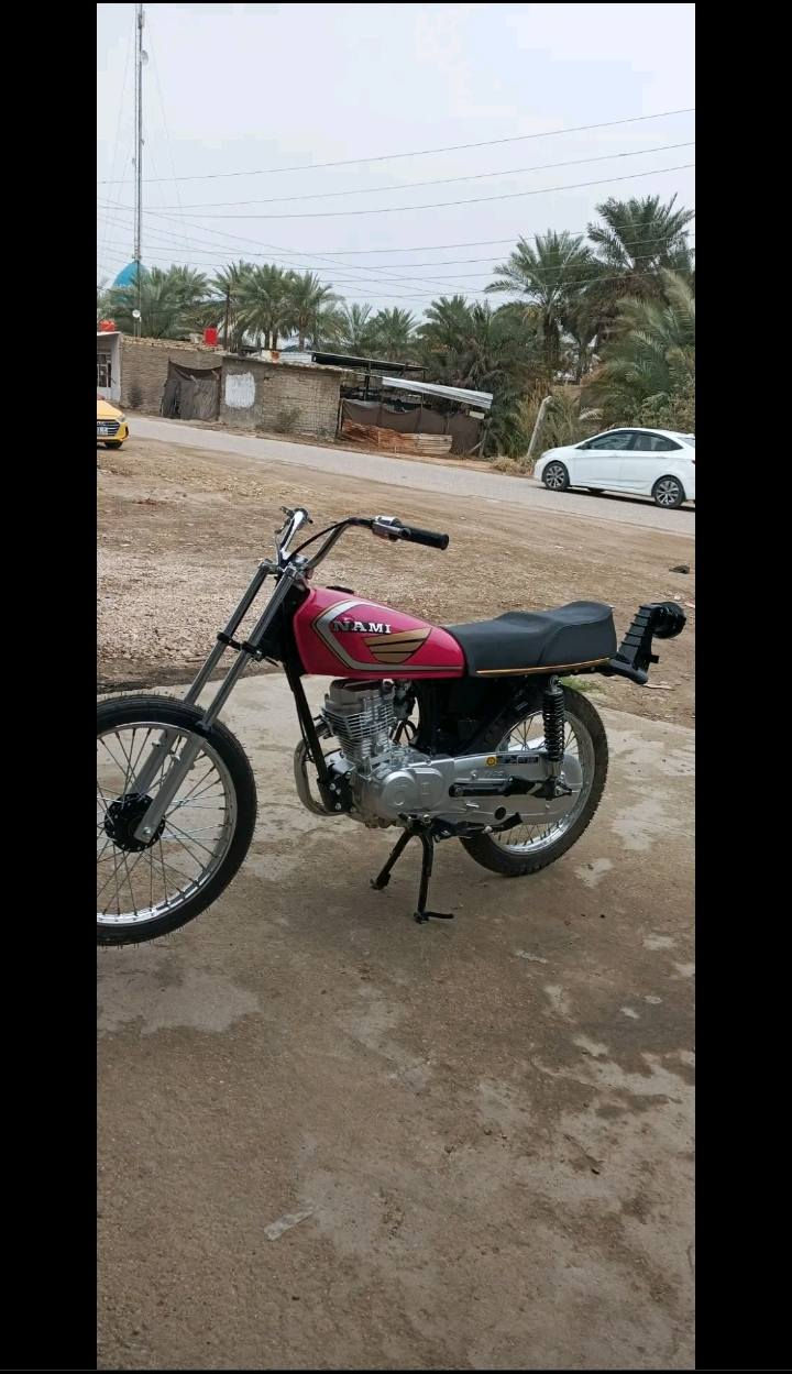 السلام عليكم دراجه اللبيع نامه شلامجه كله اصلي صالي يومين من عمرته الدراجه عل سحك 26 أوراق*********** السعر 850 بيه مجال مكان حله سياحي
