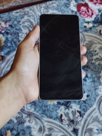 بوكو اكس ٦ برو • ٥١٢ • رام ١٦