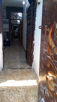 العلوان الدسيم مدينه الصدر  طابق ونص غرفتين وسطح مؤثث وجاهز  السعر30 و...