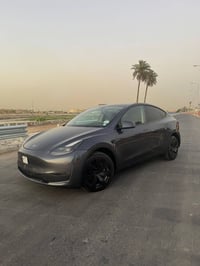 السلام علیکم تسلا مودیل 2023 y لونك رينج دبل ماطور ماشي ٤٠  داخل اسود ...