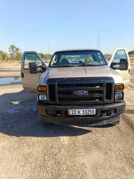 للبيع سيارة موديل 2008 سيارة بيها قطعتين صدر حداديه كله جديد تخم تأير جديد أسبير جديد حجم المحرك 3500 و 10سندتر كير محرك مقفول سيارة كير عادي تدفئة تبريد شغال كهربائيات كله شغال بودي مغلف .
السعَر : 86 وبيها مجال وسيارة اصوليه ورقم دولي. 
العَنوان : بغداد 
رقم تليفون : *********** .
