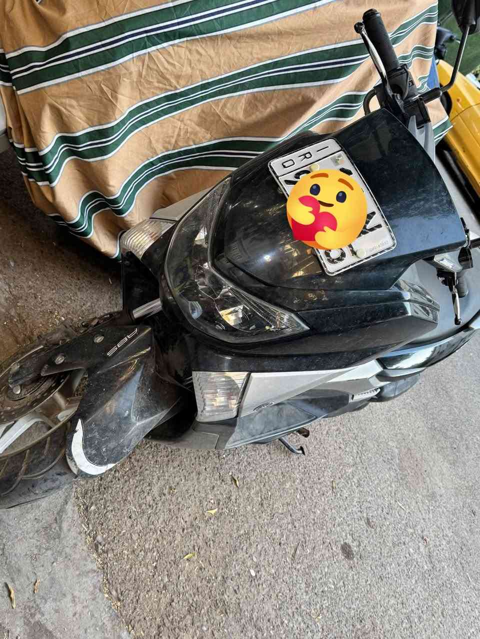 � للبيع Yamaha NMAX 🔥
مرقمة بغداد
داخلة هزّة جديدة 
الدراجة نظيفة والحمد لله، بيها تلحيظات بسيطة جدًا
السعر 26 $ 
الي تخدمه يراسلني على الخاص او على الواتس اب 
***********
