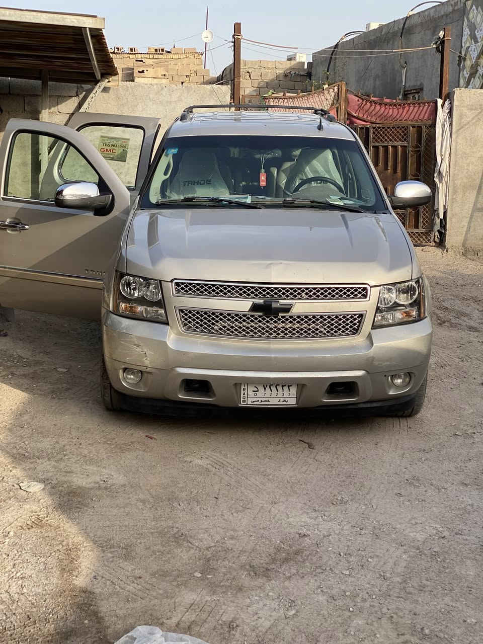 السلام عليكم 
تاهو ٢٠٠٧ وارد ltz فول مواصفات بيها بارد بين باب السايق والمدكر وجه العكس السايق هم بيها بارد خفيف رقم بغداد شبه مميز بسمي ويل رياضي تشغيل عن بعد تحكمات ستيرن تبريد خير من الله. السعر ١٩٠. 
مكلف بالنشر للاستفسار ***********
