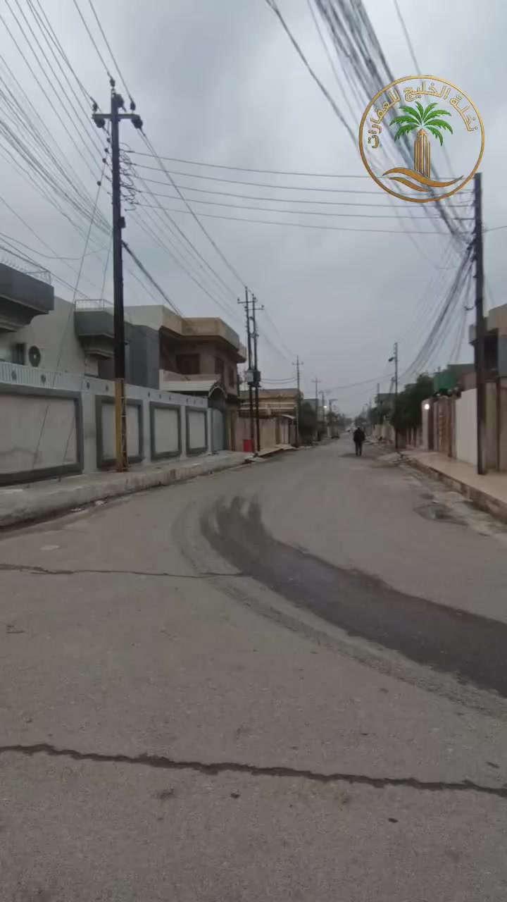 دار للبيع في حي السلام المساحه 315ركن 🏠
موقع الدار قريب جدا من سايدين كركوك 
يتكون من 3غرف نوم هول ستقبال مطبخ 
للاستفسار والتواصل ☎
مراجعة مكتب نخلة الخليج للعقار 
او اتصل ***********////***********📞
