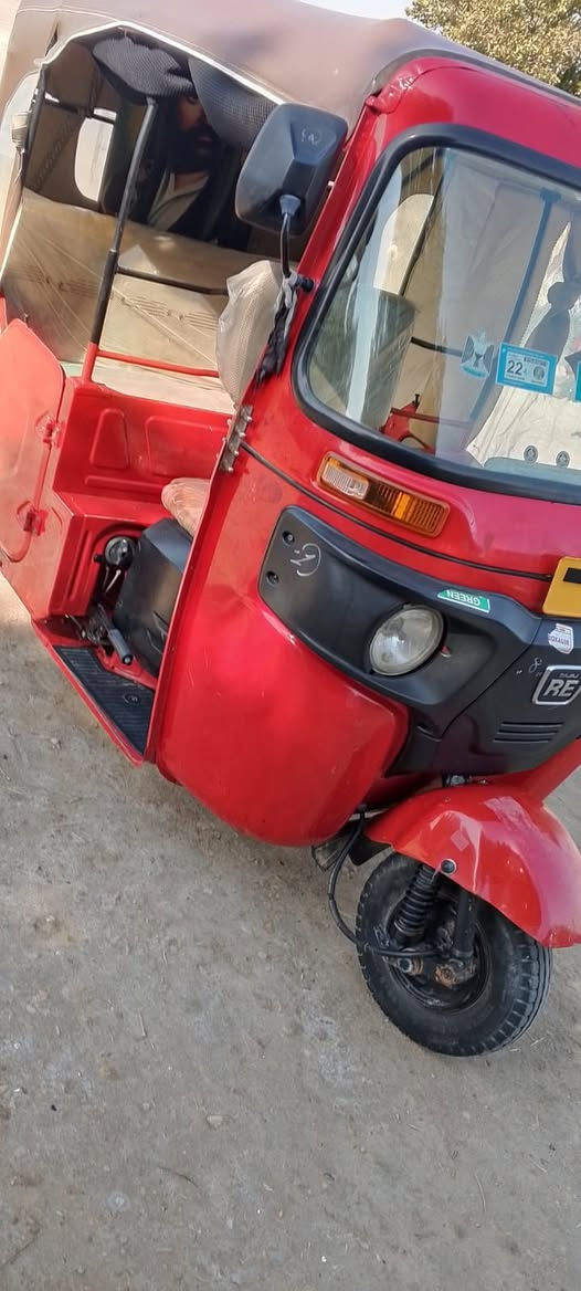 سلام عليكم شباب تكتك البيع موديل 2022/طالعه شهر8 مكاني ذي قار قلعه سكر رقم كربلاء ومداور ثاني يوم محرك كفاله عامه وگشر ضربه بل الغد فقط معجون ماببه خياس مابيه تكتك نضيفه مال جناي مستعجل عل بيعه السعر8000000ونص/وبيه مجال الشراي واني خادم خاص مامتواجد/ ‏ ‪0784 951 3027‬‏
