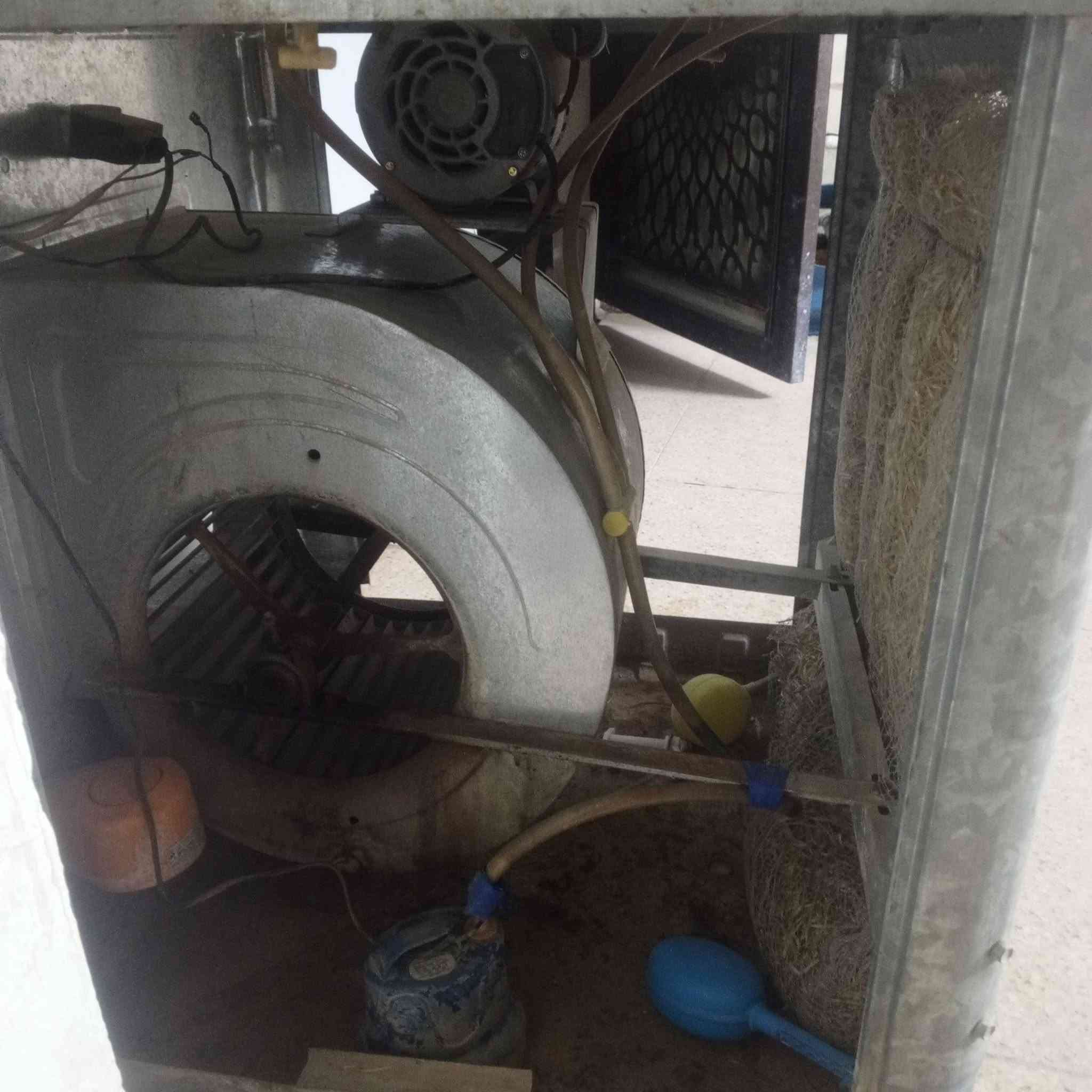 مبرده اخت جديده هواها ثلج وياها واتر وليف جدد
السعر 95 وبيها مجال 
الاستفسار على هذا الرقم 
***********
