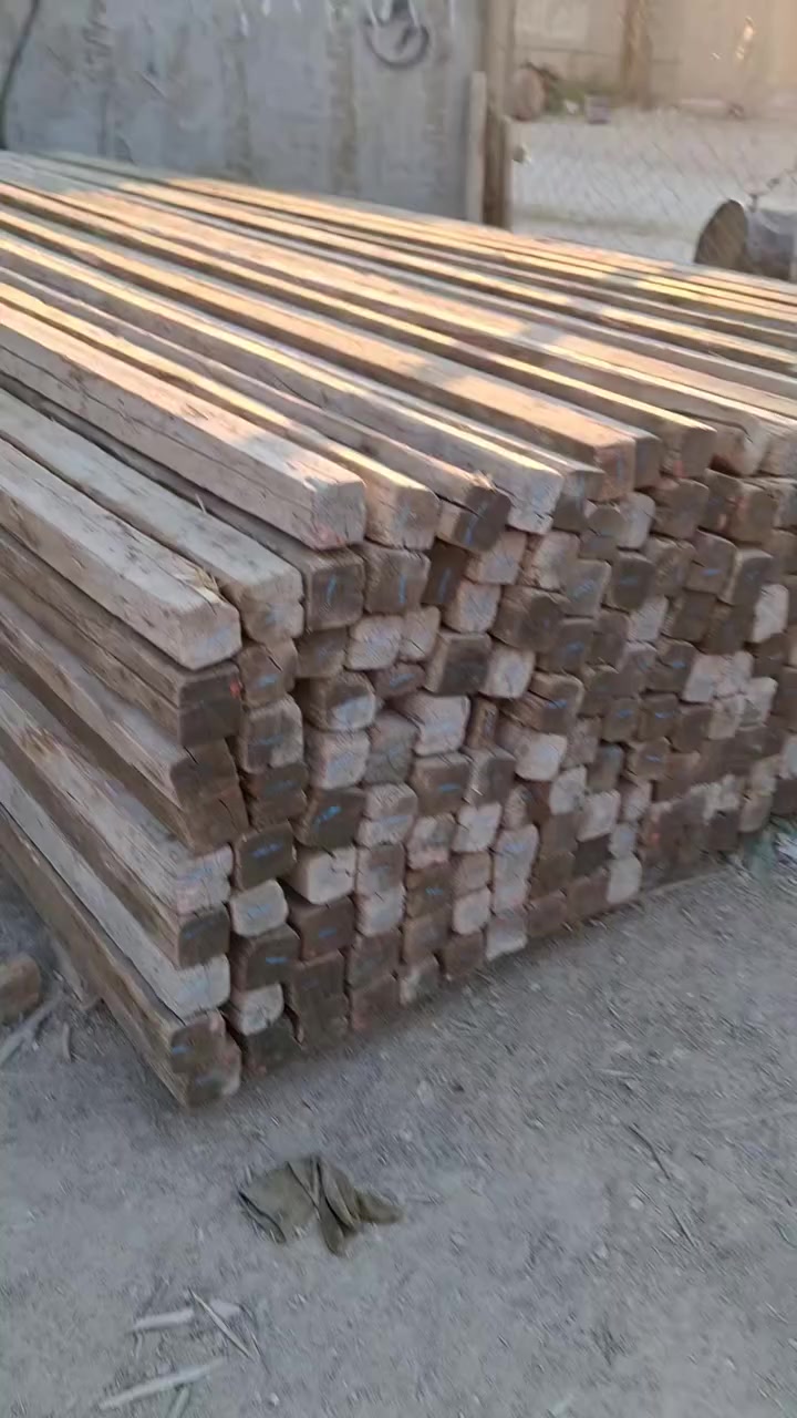 سلام عليكم خشب للبيع سير3×3ولوح 4متر الاستفسار ***********
