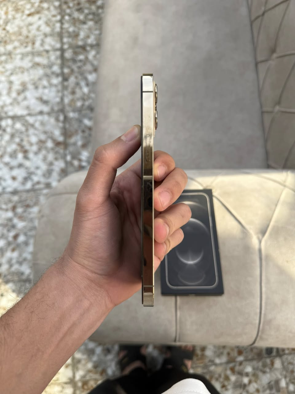 السلام عليكم للبيع ايفون12 برو ماكس لون ذهبي بطارية 77 
ذاكرة 256
الجهاز نظيف وحلو فقط مبدل ظهر قطعة اصلية من ابل مثل ما موضح يمكم بالصور عداها مكفول 
للتواصل /***********
