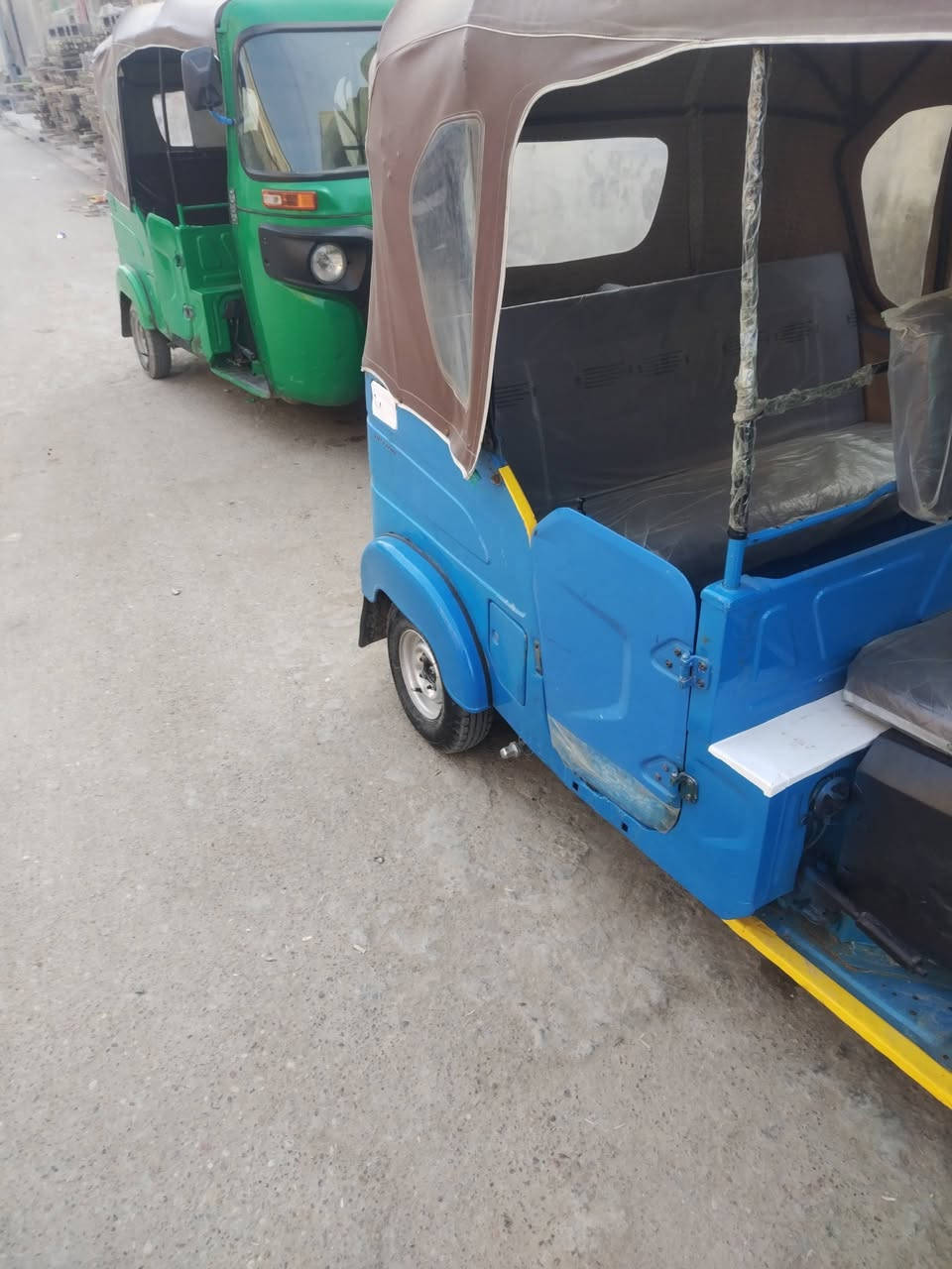 السلام عليكم تكتك مديل 22شهر8تكتك بيه ضربه الغد الغد راجع وبيه صبغ وراه ضربات زغار راجعت بارد مجفته تجفيت شركه سعر 7ونص وبيه مجال رقم وسنويه بصره حيانيه *********** متوجد
