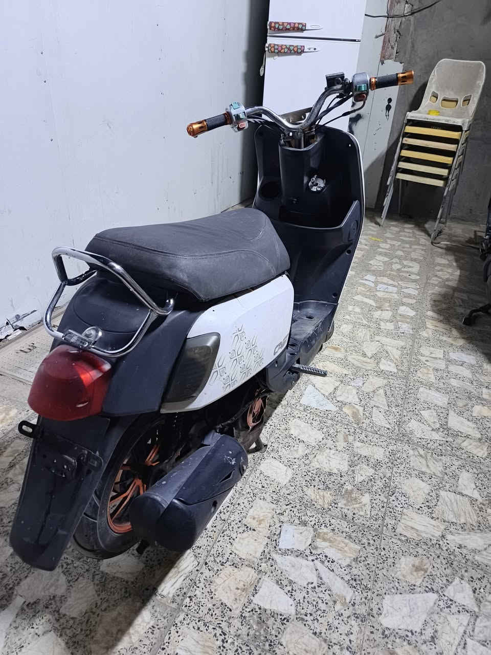 سلام وعليكم دراجه بوليس صيني الدراجه بلاديه ومكينه شغاله خير من الله صوتهة ناعم نكره سلف اشاير اكلوبات كله كامل فقط الكسر بهاي الصفحه الدراجه سعرهة 375وبيهة مجال المكان بغداد البياع رقمي*********** موجود واتساب
