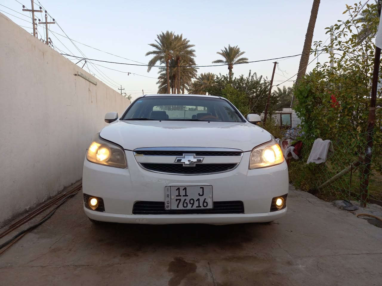 السلام عليكم
شوفرليت أبيكا موديل ٢٠٠٩ بأسمي رقم أنكليزي سنويه لل٢٩ 
مكينه كير حداديه تخم تاير تبريد كله شرط صبغ جاملغ أمامي بدون دواخل والهلالات الخلفيه مكفوله من الضربه 
السعر ٧٤ وبيها مجال 
العنوان حله المركز 
*********** واتساب موجود
