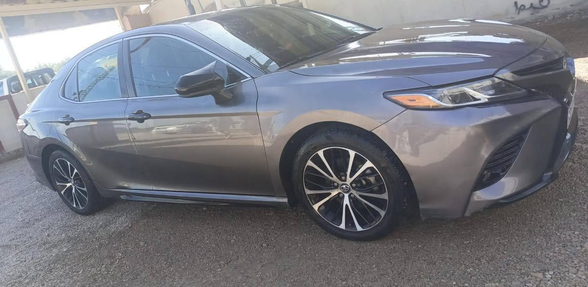 كامري للبيع مستعجل سنوار منشور وياها سياره خير من الله موديل 2018 تحويل مباشر سعرها 16500 وبيها مجال شراي يدلل ***********
