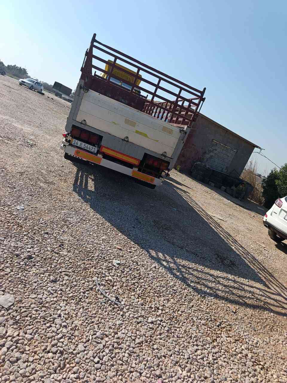 السلام عليكم هينو انكر البيع 
مكينه ٨٠عادي لاصرف ولابخار كفاله 
كير واكسن سوبر سته وربع بلاد 
تخم تاير ١٩ونص امامي ١٧ونص 
رقم بصره نكليزي تحويل ثاني يوم موديل ٩٨ سنويه ٢٠٣١

اتصال ***********//***********
