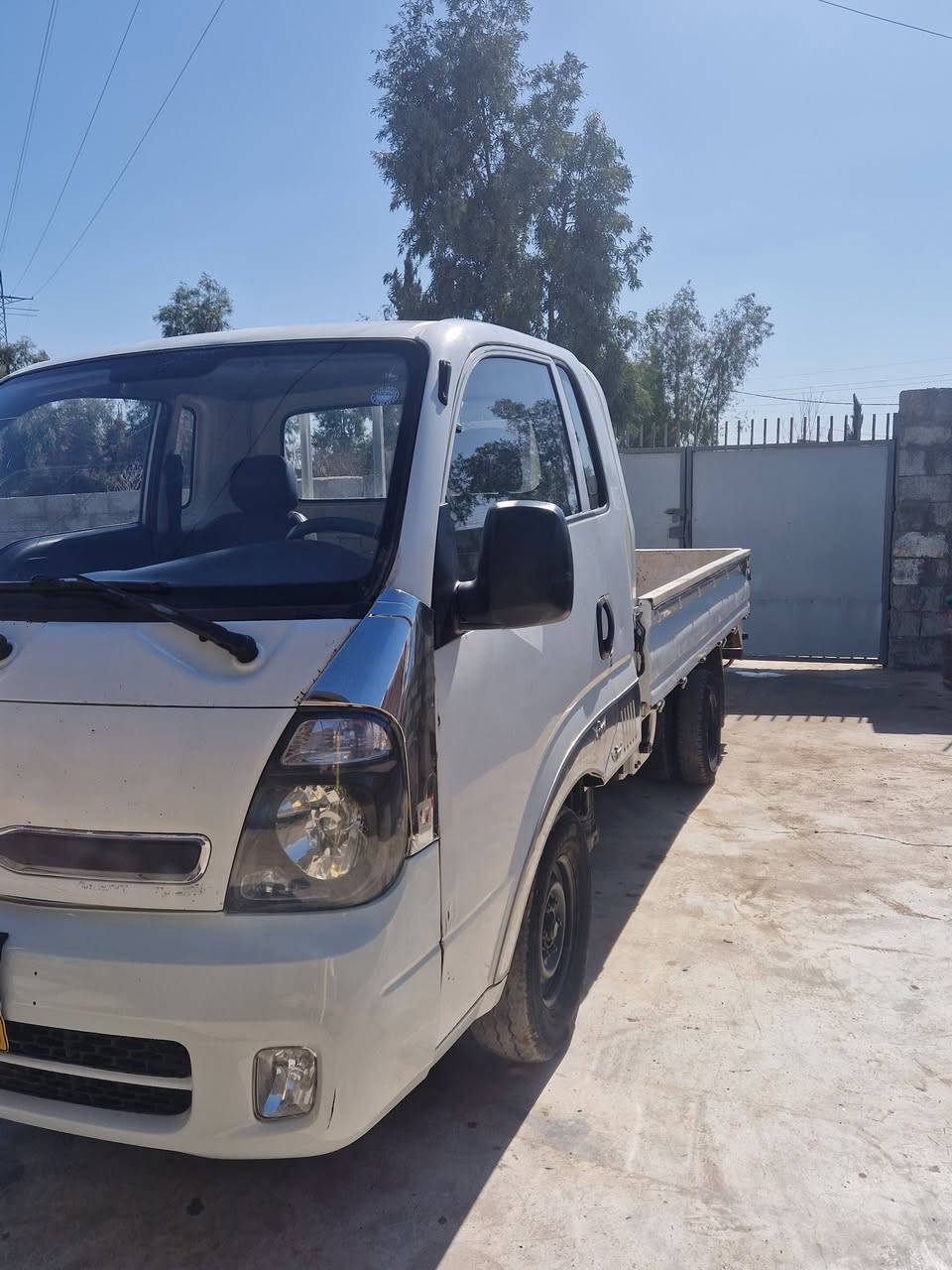 کیا 2700
مۆدێل 2016 
سەیارەیەکی پاک و خاوێنە ماڵی دۆستە ماڵی کەسابەتە
هیچ لێدراوی نیە لە قەلبی و بەپاکی ماوەتەوە
ژ.م***********
