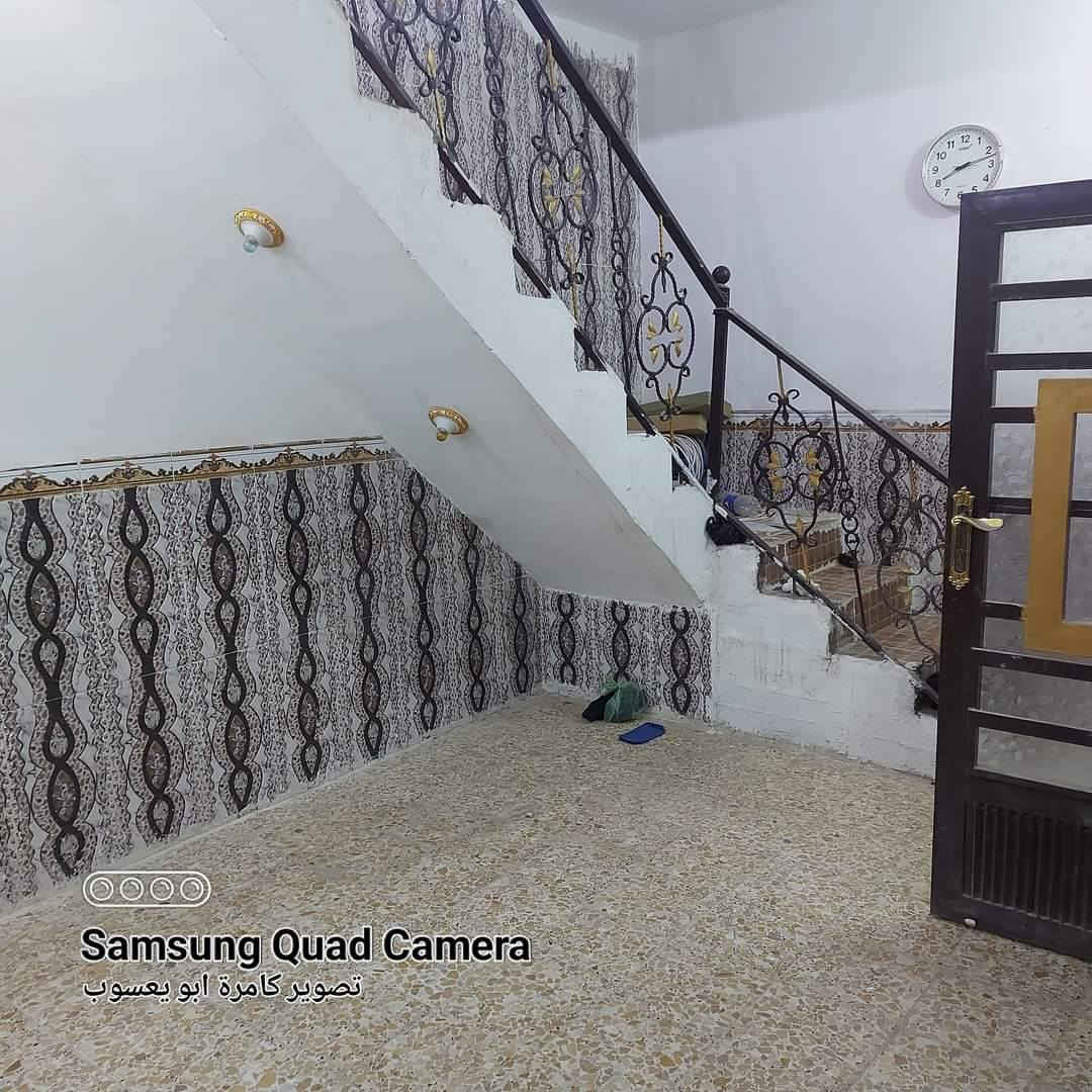 سلام عليكم بيت للبيع ٥٠ متر منطقة الشبانات بزل ثالث قريب على دار *********** حاليا بيت فارغ
