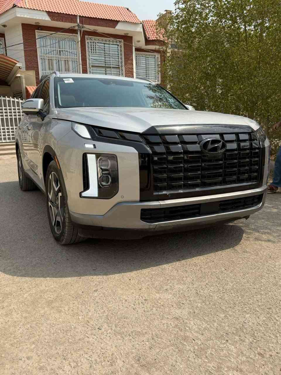 السلام عليكم
2023 HYUNDAI PALISADE SEL PREMIUM
اللهم صلى على محمد وال محمد اترك تعليق حلو مثلك
كلشي موجود بالسوق 
اني ناشر صور الحادث الك
رقم شاصي موجود داخل الصور 

حجم المكينة 6 سلندر 3800 
٤ كاميرات محيطية ٣٦٠ درجة
رادارت أمامية وخلفية وجانبية
فتحة سقف
كشنات كهرباء خزن وضعيتين مع تدفئة وتبريد المقاعد الامامية والخلفية
 ٤ وضعيات قيادة 
 تحديد مسار 
 صندوق كهرباء 
 بردات ابواب خلفية
تشغيل عن بعد
3قطع تبريد
حساسات أمامية وخلفية
دشبول شاشة ديجتل
دخول بصمة ذكي
سايد بريك كهربائي 
أوتو هولد + نقطة عمياء
شاحن لاسلكي
مثبت سرعة
مرايا جانبية هيتر + تعتيم
ارباكات برادات 
عداد المسافة  33
التشغيل والتوقف التلقائي
شفتات  ستيرن على المقود
حساسات نقطة عمياء + مساعدة تغيير المسار
نظام الثبات الالكتروني
نظام التحكم بالفرامل
نظام التحكم بالسحب
نظام التحكم بالفرامل على المنعطفات
نظام التحكم بالسرعة التكييفي
نظام ابطال الفرامل
نظام مساعدة الفرامل الهيدروليكي
نظام مساعدة النزول من المنحدرات 
نظام مساعدة الصعود في المرتفعات
نظام حساس ضغط الاطارات وحرارة الاطارات
نظام تحذير من الاصدام
نظام مكابح طوارئ
وسائد هوائية عدد 8 
نظام الصوتي سستم 
 سياره امبدل جاملغ امامي  وبنيد 
مع جاملغات خلفي  راجع بارد 
بيه بل كصه مال القمارة تعديل حار وبيه صبغ 
صور حادث داخل المنشور 
وسياره أحلا من بهواي 
بدون رقم 
رقم شاصي داخل منشور 
الاستفسار 
***********
سعر 230 وبيه مجال
مكان السيارة /  بابل
