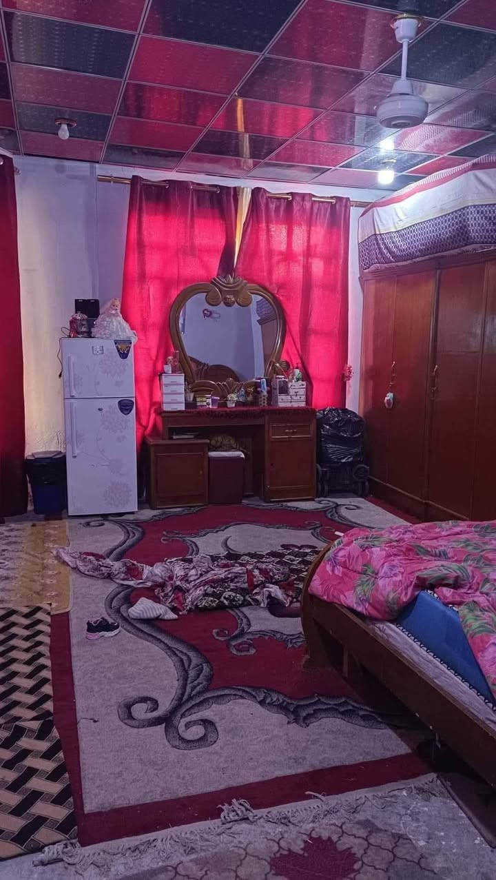 دار  للبيع 100 متر .. مربع 12x8 .. طابو صرف
حي ميسان .. قطاع 84 الشريط …… صب كونكريت مسلح

يحتوي على طابقين :
-الاول : غرفة وصالة واستقبال ومطبخ
وصحيات داخلية وخارجية .. ومكشوفة وطارمة

-الثاني : غرفتين .. وصالة

السعر 112 مع المجال ..D
للأستفسار *********** واتساب أيضاً موجود
