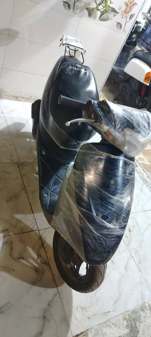 سلام عليكم خوان دراجة سازوكي جنطه
للبيع صار شهر طالعة من وكالة 
نضافة كدام عينك بعدهة علا شكل وكالة برغي مامفتوح بيهة 
لون ازرق كلشي شغال بيهة ماناقص اي شي 
سعرهة 650 وبيهة مجال قليل رجاا لحد يكسر بسعر لاتعامل شراي تعال تصال لو خاص وانة خادم تشلع عيوني 
اوراق اصولي 
مكاني حي المعلمين الجديد 
قرب جسر زهور 
رقمي ***********
