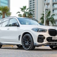 وحش الشوارع  X5 M50i  ٨ سلندر توين توربو  موديل ٢٠٢٢  ماشية ٧٥٠٠٠ كم  ...