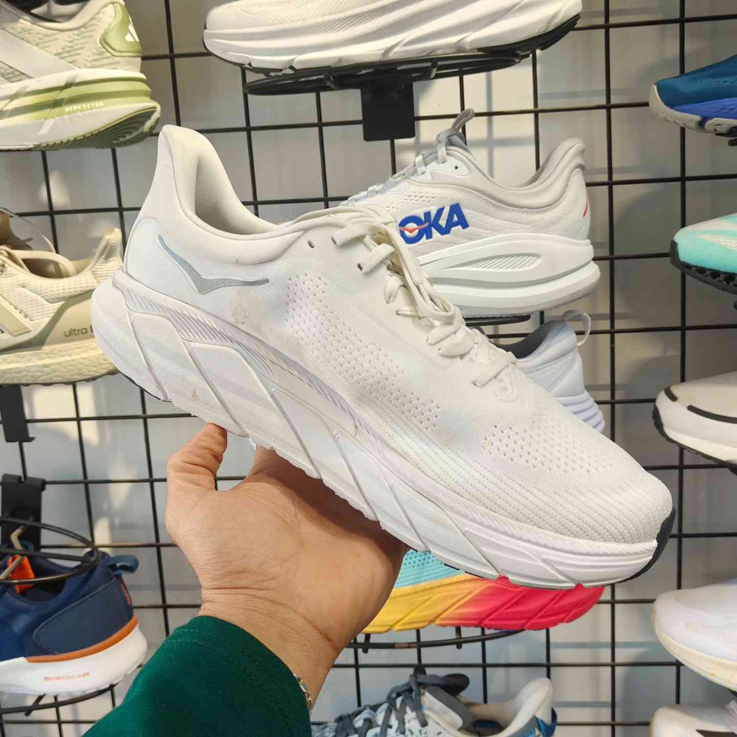 #حذاء ماركة  Hoka ARAHI 7 👟 👟 .....

#اصلي وكالة  غير مستخدم 💣 

#موديل حديث.....

#قياس 47 طول القدم 30.5فقط.....

#السعر 90الف فقط.....

——————————————————————
 
🚚 توصيل كافة محافظات العراق 5 الف فقط
داخل الموصل 3 الف.....
 
👨‍💼 اوقات العمل من 10 صباحاً حتى 11 مساءً 

📍 العنوان : العراق / الموصل / سايدين حي الصديق 
 
📱 رقم الهاتف :  ***********

——————————————————————
. 
.
.
.
.
.
خطوات steps رياضي جيم موصل العراق بغداد البصرة سبورت احذية كمال_اجسام gym اربيل ترند explore سبورت احذيه fit fitness بصرة الموصل مشاهير اكسبلور
