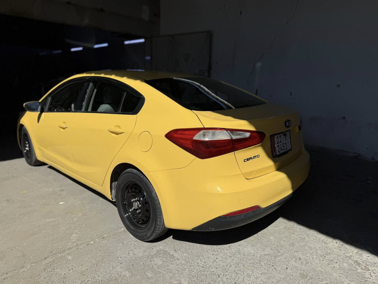 السلام عليكم كيا سيراتو 2014 مصفره من كل شي ماعليها ولا ربع بأسمي تحويل ثاني يوم حادثها بنيد وجاملغ مكينه ١.٨ حجمها صدر جديد مابي اي نقص تخم تاير جديد سعرها 98$ وبيها مجال حك الجيه عنوانها بغداد البياع 
***********
