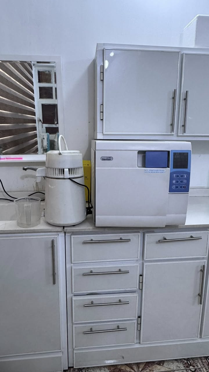 عياده اسنان كامله للبيع/ بغداد- البلديات
جير singole x2 مع كومبريسر singol
ستول طبي singol
اوتوكليف كلاس B مع مقطره
اكس ري
ابكسلوكيتر
اندو موتور استخدام قليل جدا 
ادوات قلع وحشوات كامله وجديدة 
مجهزة تجهيز كامل مواد استخدام قليل
كاونتر قطتين ارضي وملحق وقطعه ثالثه مغسله
ترولي مجرات متعدد
سستم كامرات dahua مع التلفزيون والواي فاي 
سبلت عدد٢ ميديا طن ونص
ثلاجه 
تلفزيون ٣٢
ميز سكرتيره وستول
قنفات انتظار
ميز رئاسي ابيض مع كرسي جلد ابيض
سديه حقن
كاونتر خشب

 وجهاز هايدروفيشيل  aqua peel machine 6*1 جديد مع الترولي وجهاز البخار كامل ممكن ينباع مع العيادة او مفرد

للتواصل والاستفسار  عالخاص


**إذا كنت صاحب هذا الإعلان وتريد حذفه لأي سبب، رجاءا أرسل رسالة إلى الدعم الفني**