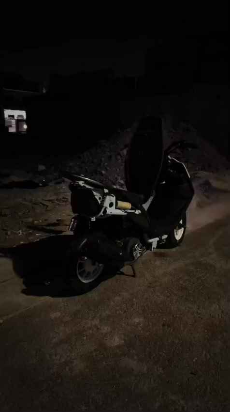 سلام عليكم اخوان مرخصت مدير الاكروب اخوان هاي دراجه للبيع مال لعب دراجه نشطه بس انتركت بسبب العمل وعدت ادامتها والي يريد يتاكد يطب خاص اشوفه تصوير الادامه وشغل الدامه دراجه مكينه 55 
 غيرت بس كلجاتها شديت رياضي صفر يعني مختصر ترتبت اكثر دراجه نضيفه نقصها بس شوته والشوته عندي بس تعبانه 
السعر خاص 
موجود خاص وموجود على الرقم ***********
