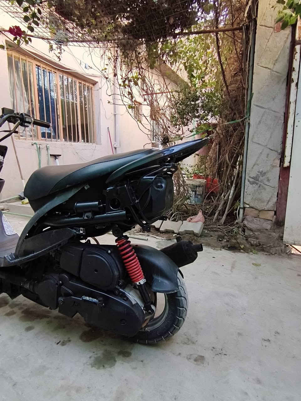 السلام عليكم دراجه ماكس عدله 🛵 كفاله عامه للبيع سعره 450وبيه مجال عنواني دوانيه حي العسكري قرب فلكه العلماء رقمي📞 ***********  اذا مو شراي لا اتراسل.
